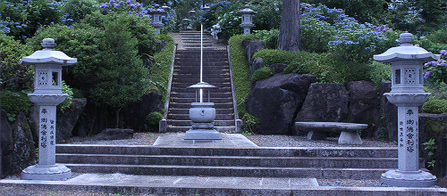 伊那ご仏舎利塔登詣道