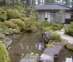 池泉観賞式庭園